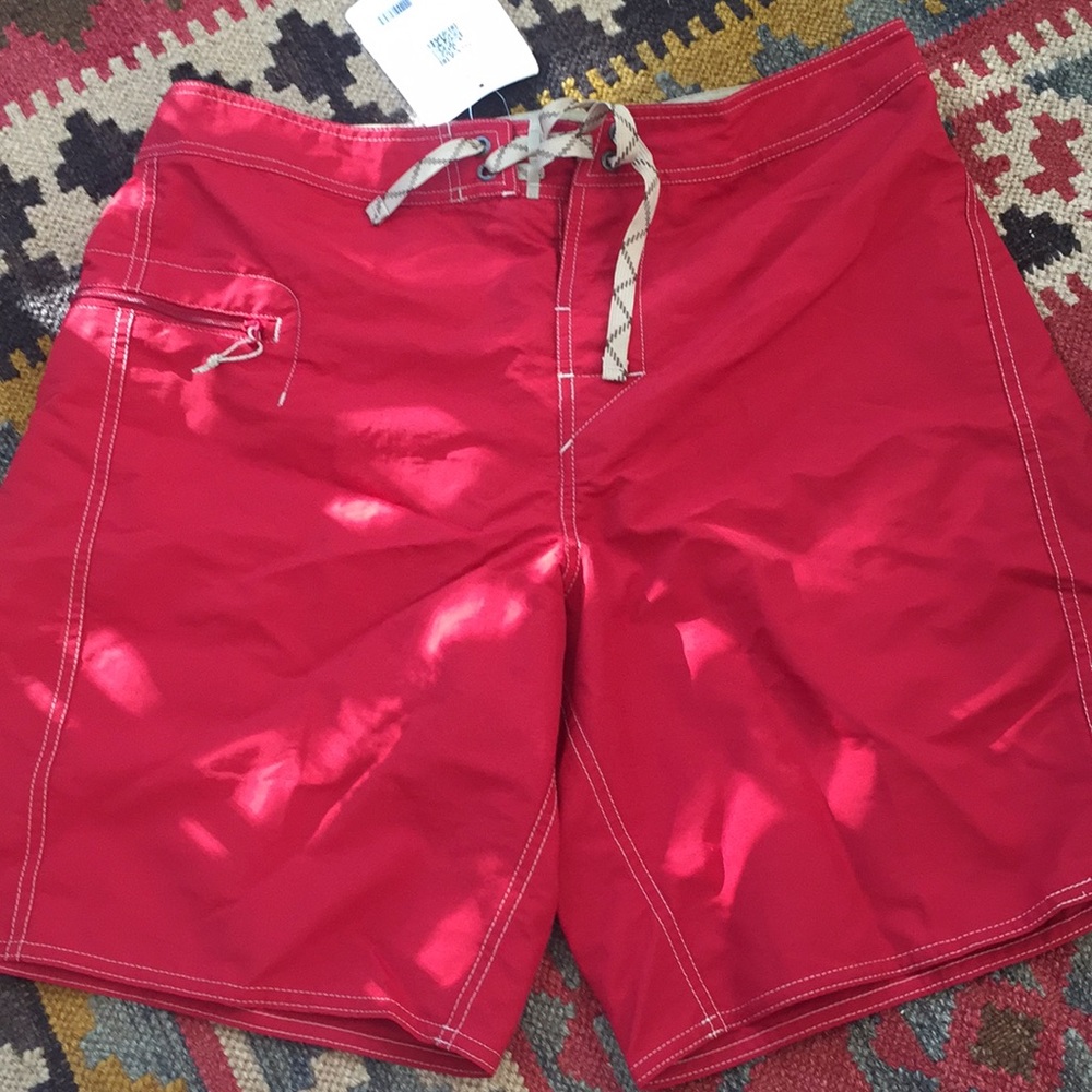 Men’s Patagonia solid wavefarer board short